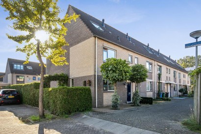 Hoofdfoto van Van Lunterenstraat 61